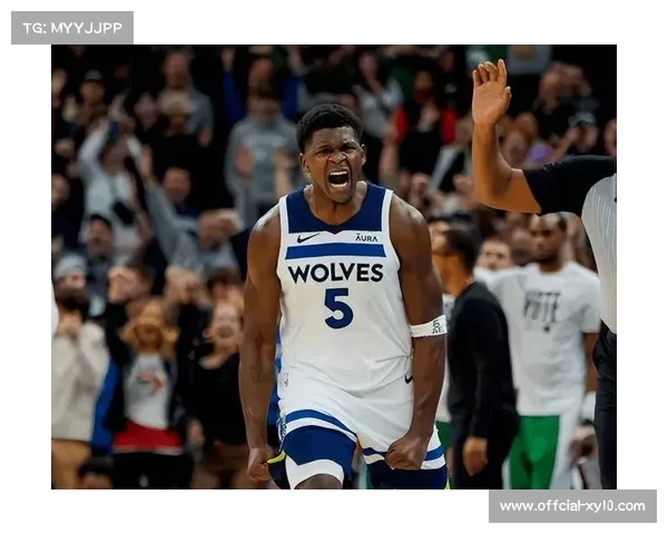 爱德华兹谈三连败:需改善关键时刻决策 爱德华兹谈三连败:需改善关键时刻决策